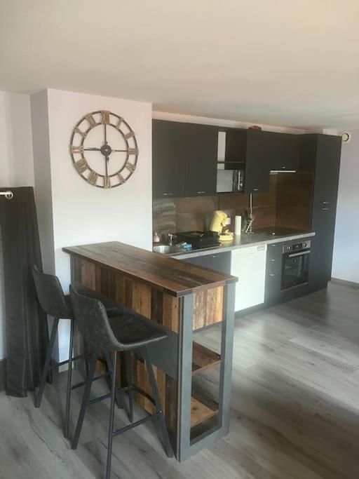 Appartement En Plein Centre Pontarlier Exterior foto